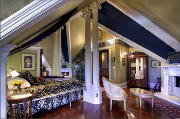 Bed & Breakfast Gingerbread Mansion Inn