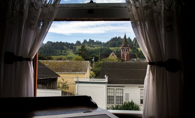 Bed & Breakfast Gingerbread Mansion Inn