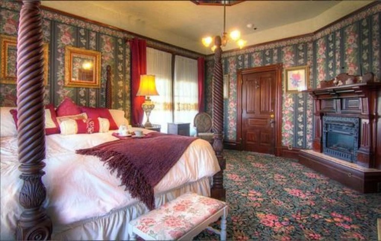 Bed & Breakfast Gingerbread Mansion Inn