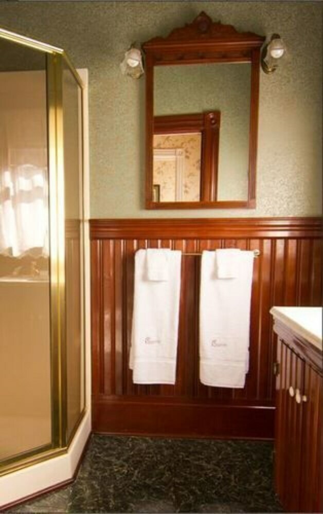 Bed & Breakfast Gingerbread Mansion Inn