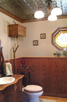 Tucker Peak Lodge