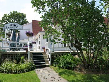 Posada Tara Manor Inn