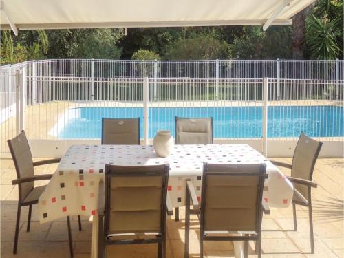 Four-bedroom Holiday Home Sainte Maxime With A Fireplace 08