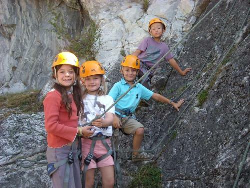 Cosy Chalet In La Norma For Families