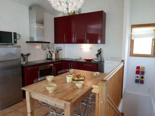 Cosy Chalet In La Norma For Families