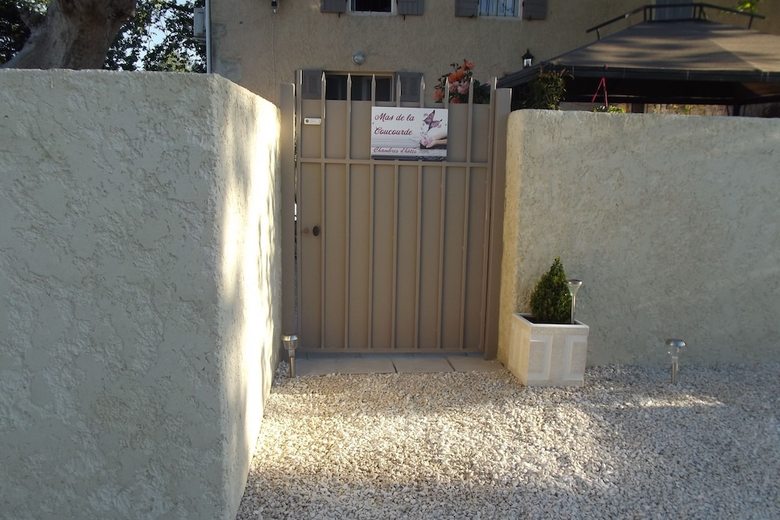 Bed & Breakfast Mas De La Coucourde