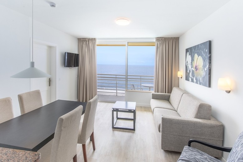 Atlantic Holiday Hotel