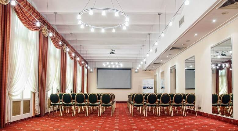 Ibb Grand Hotel Lublinianka