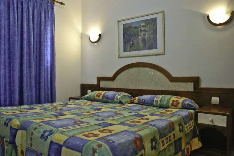 Elena Apartamentos