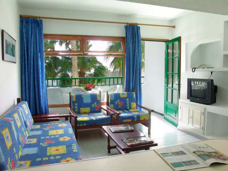 Elena Apartamentos