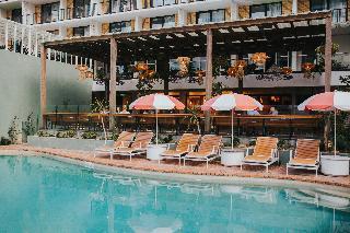 Islander Resort Hotel