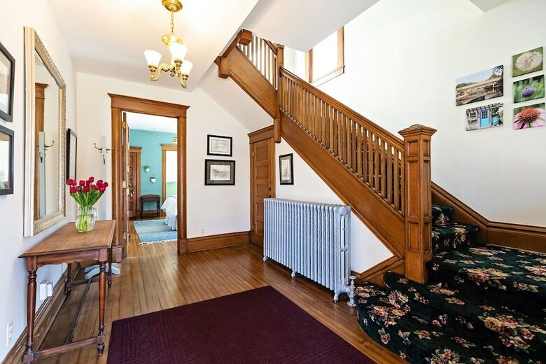 Harrison House Bed & Breakfast