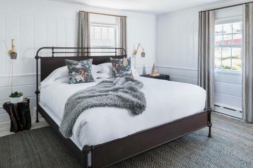 Posada Coonamessett Inn