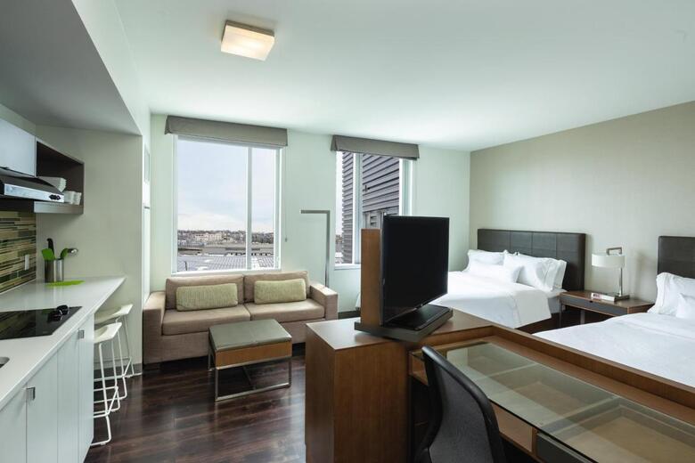Hotel Element Boston Seaport