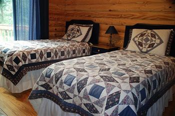 Hotel Rumbling Bald Resort