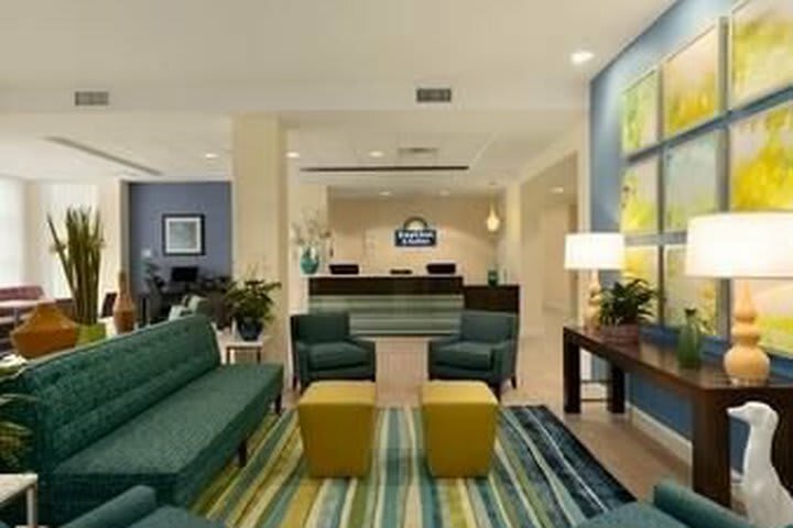 Hotel Days Inn & Suites Altoona