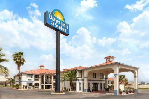 Hotel Days Inn And Suites Braunig Lake