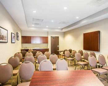 Hotel Mainstay Suites