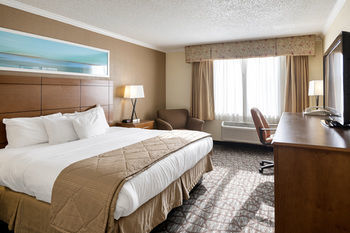 Clarion Hotel Detroit Metro Airport