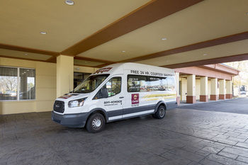 Clarion Hotel Detroit Metro Airport