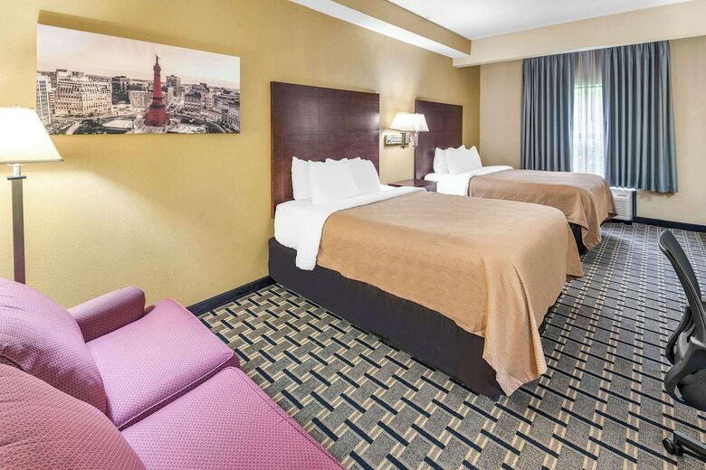 Hotel Clarion Inn & Suites Northwest