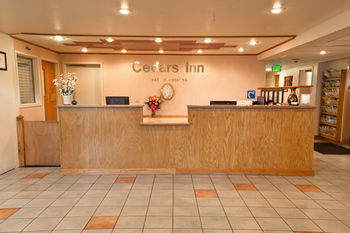Hotel Cedars Inn