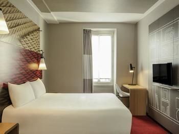 Hotel Ibis Paris Avenue De La Republique