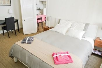 Apartments - Into Paris