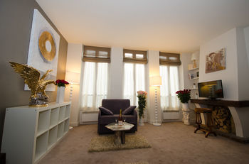 Apartments - Into Paris