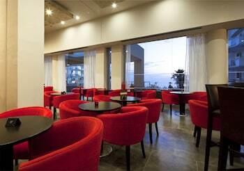 Hotel Capital Coast Resort & Spa