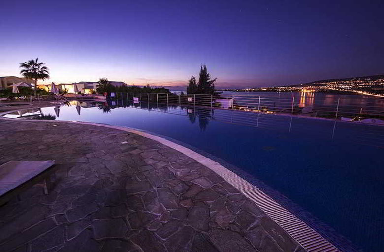 Hotel Theo Sunset Bay Holiday Village