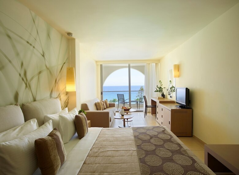 Hotel The Ixian Grand