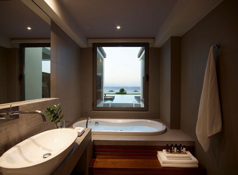 Hotel The Ixian Grand