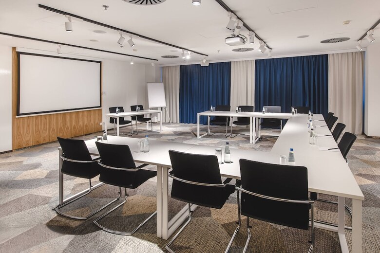 Hotel Courtyard By Marriott Warsaw Airport