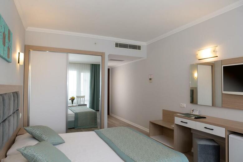 Hotel Adonis
