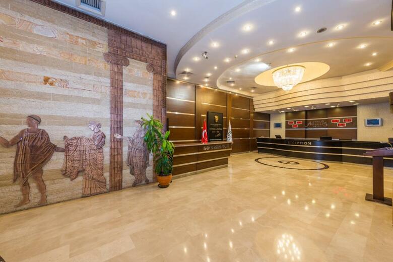 Hotel Adonis
