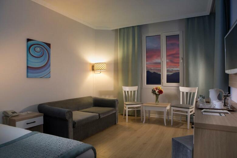 Hotel Adonis