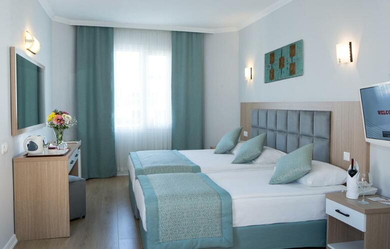 Hotel Adonis