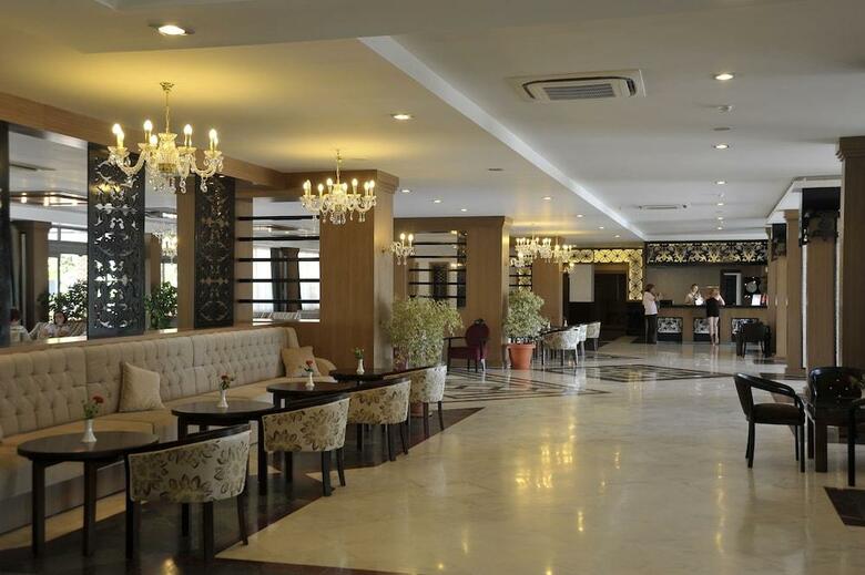Corolla Hotel