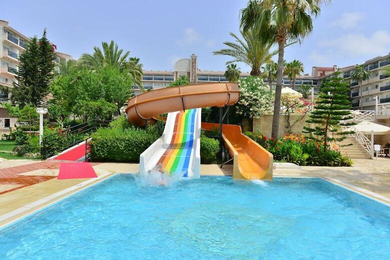 Corolla Hotel