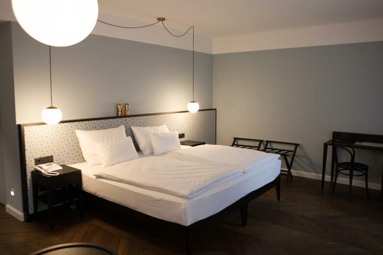 Hotel Caroline