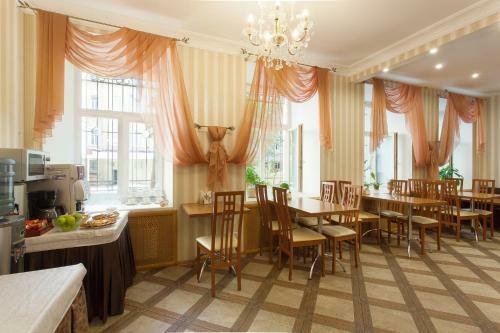 Hotel By The Hermitage