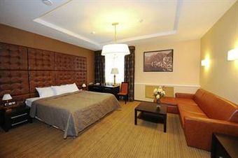 Diplomat Hotel