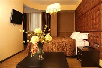 Diplomat Hotel