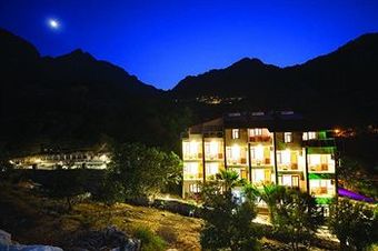 Zeus Kumlub�k Hotel