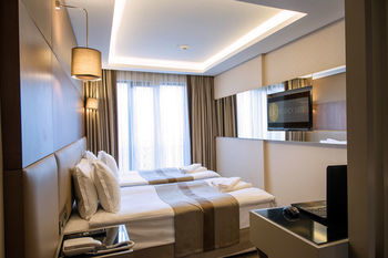 Hotel Gk Regency Suites