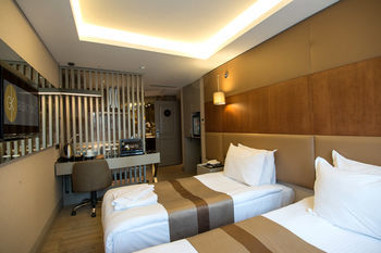 Hotel Gk Regency Suites