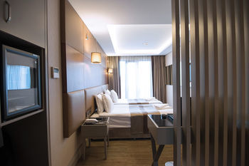 Hotel Gk Regency Suites