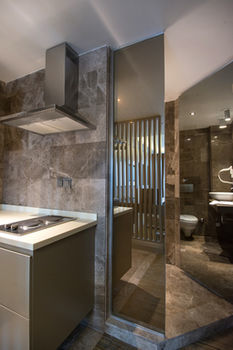 Hotel Gk Regency Suites