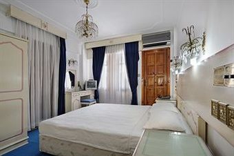Hotel Larissa Mare Beach